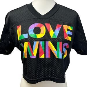 Well Worn Womens Small Love Wins Cropped Jersey Rainbow Athletic Jersey Shirt